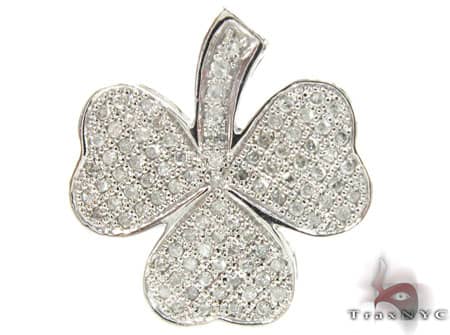 Diamond hotsell shamrock pendant