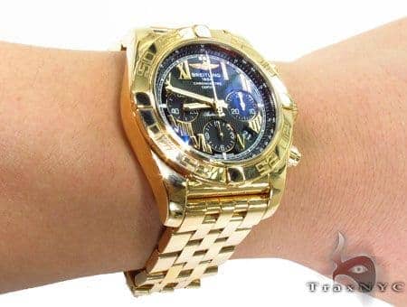 breitling chronomat b01 gold